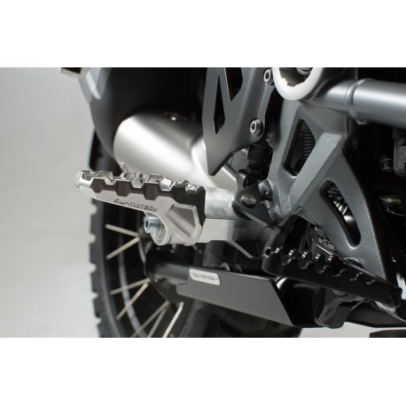 PODNÓŻKI EVO SW-MOTECH BMW F650GS (03-15) G650GS/SERTAO (11-15), BLACK/SILVER